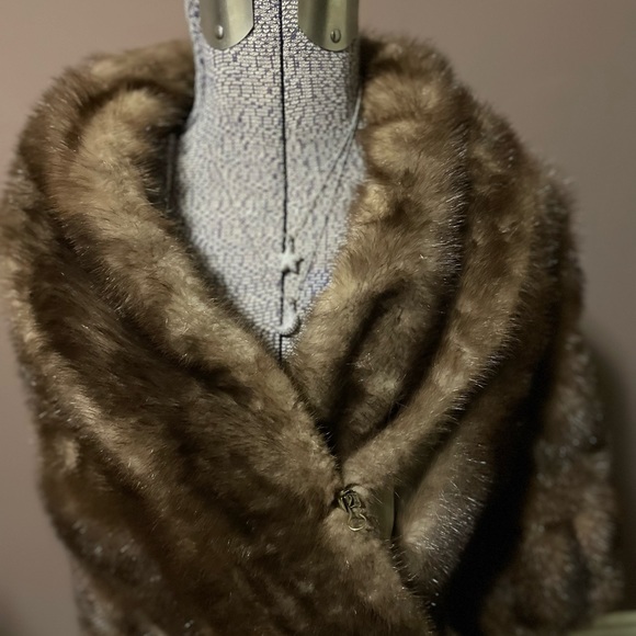 Necklace - Picture 2 of 3